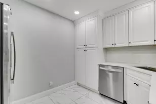 935 Orange Dr, West Palm Beach, FL 33403 - Photo 3