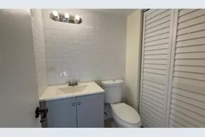 100 Stratford H, West Palm Beach, FL 33417 - Photo 13