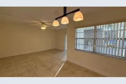 100 Stratford H, West Palm Beach, FL 33417 - Photo 11