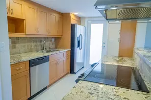 300 E Royal Palm Rd, Boca Raton, FL 33432 - Photo 13