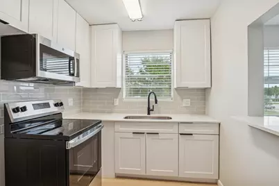 244 Camden J, West Palm Beach, FL 33417 - Photo 9