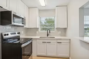 244 Camden J, West Palm Beach, FL 33417 - Photo 9