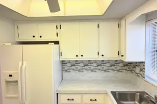 2911 Ashley Dr W, West Palm Beach, FL 33415 - Photo 7