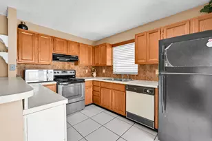 1458 N Lawnwood Cir, Fort Pierce, FL 34950 - Photo 7