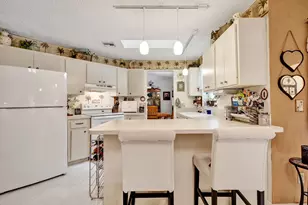 194 Parkwood Dr, Royal Palm Beach, FL 33411 - Photo 37