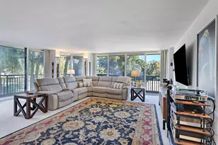 2427 Presidential Way, West Palm Beach, FL 33401 - Photo 1