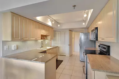 2427 Presidential Way #204, West Palm Beach, FL 33401 - Photo 7