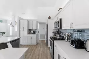 6024 NW Favian Ave, Port Saint Lucie, FL 34986 - Photo 13