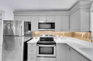 7342 Ashmont Cir, Tamarac, FL 33321 - Photo 9