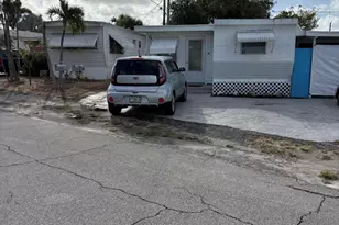 2886 Croton Ln, West Palm Beach, FL 33403 - Photo 5