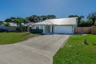 4222 SE Satinleaf Pl, Stuart, FL 34997 - Photo 1