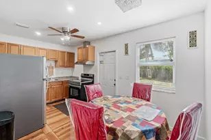 930 43rd St, West Palm Beach, FL 33407 - Photo 9
