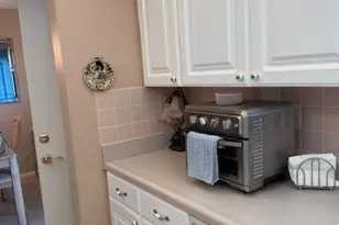 725 Lori Dr, Palm Springs, FL 33461 - Photo 3