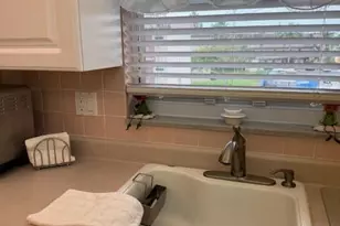 725 Lori Dr, Palm Springs, FL 33461 - Photo 15