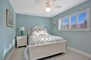 4 Lexington Ln E, Palm Beach Gardens, FL 33418 - Photo 9