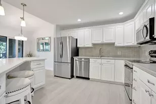 4 Lexington Ln E, Palm Beach Gardens, FL 33418 - Photo 7