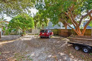 317 N D Street E, Lake Worth Beach, FL 33460 - Photo 17