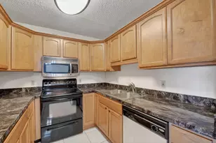 1013 Green Pine Blvd, West Palm Beach, FL 33409 - Photo 15