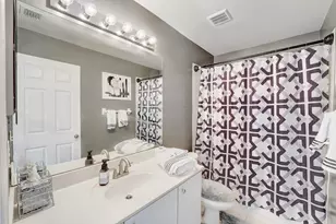 2008 Normandy Cir, West Palm Beach, FL 33409 - Photo 9