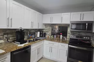 140 Lake Nancy Ln, West Palm Beach, FL 33411 - Photo 5