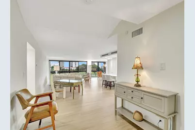 1900 Consulate Place #206, West Palm Beach, FL 33401 - Photo 5