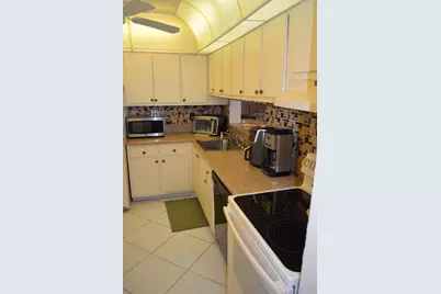 5220 Las Verdes Circle #312, Delray Beach, FL 33484 - Photo 9