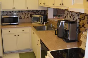 5220 Las Verdes Cir, Delray Beach, FL 33484 - Photo 9