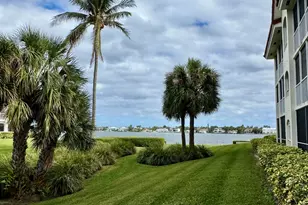 110 Half Moon Cir, Hypoluxo, FL 33462 - Photo 37