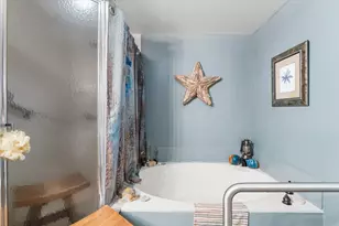 110 Half Moon Cir, Hypoluxo, FL 33462 - Photo 17