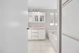 8527 Marlberry Ct, Port Saint Lucie, FL 34952 - Photo 17