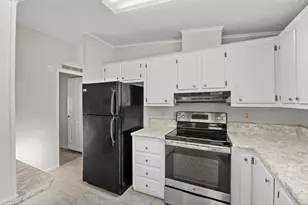 8530 Leadtree Ct, Port Saint Lucie, FL 34952 - Photo 9