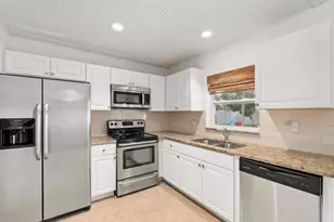 772 SE Thornhill Dr, Port Saint Lucie, FL 34983 - Photo 7