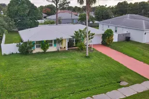 772 SE Thornhill Dr, Port Saint Lucie, FL 34983 - Photo 1