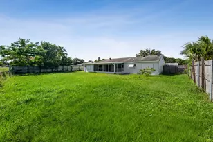 2009 SE Hideaway Cir, Port Saint Lucie, FL 34952 - Photo 17