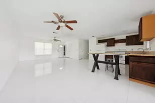 2009 SE Hideaway Cir, Port Saint Lucie, FL 34952 - Photo 5