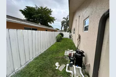 3291 SW 4th Street, Deerfield Beach, FL 33442 - Photo 27