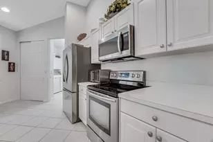 2235 Sapphire Cir, West Palm Beach, FL 33411 - Photo 17