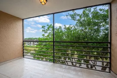 7770 Tahiti Lane #405, Lake Worth, FL 33467 - Photo 9