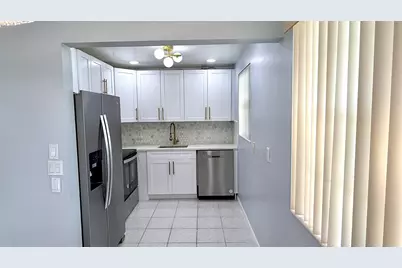 81 Markham E, Deerfield Beach, FL 33442 - Photo 5