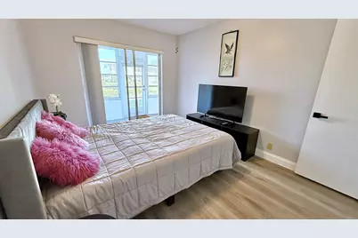 81 Markham E, Deerfield Beach, FL 33442 - Photo 33