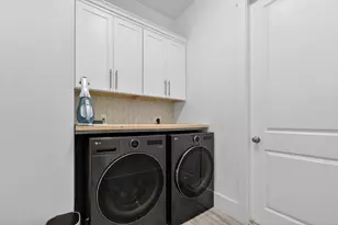 443 SE Dolphin Dr, Stuart, FL 34996 - Photo 11