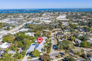 443 SE Dolphin Dr, Stuart, FL 34996 - Photo 35