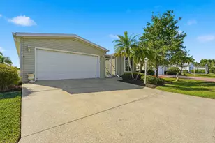 8121 9th Hole Dr, Port Saint Lucie, FL 34952 - Photo 9