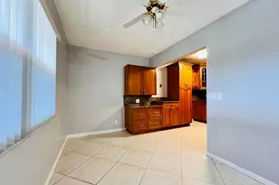 210 Somerset K, West Palm Beach, FL 33417 - Photo 3