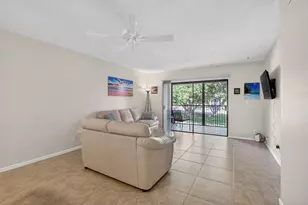 265 SE 10th St, Deerfield Beach, FL 33441 - Photo 9