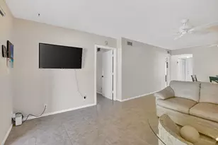 265 SE 10th St, Deerfield Beach, FL 33441 - Photo 13