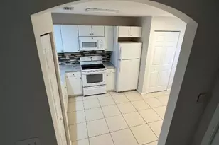 930 Summit Lake Dr, West Palm Beach, FL 33406 - Photo 7