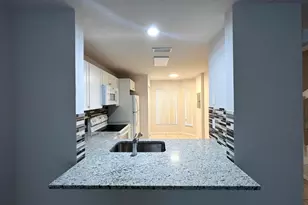 930 Summit Lake Dr, West Palm Beach, FL 33406 - Photo 5