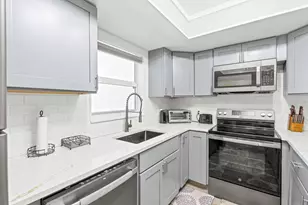 236 Castlewood Dr, North Palm Beach, FL 33408 - Photo 9