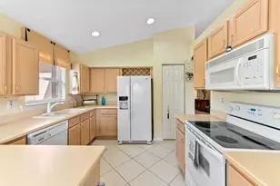 1718 Sawgrass Cir, Greenacres, FL 33413 - Photo 15